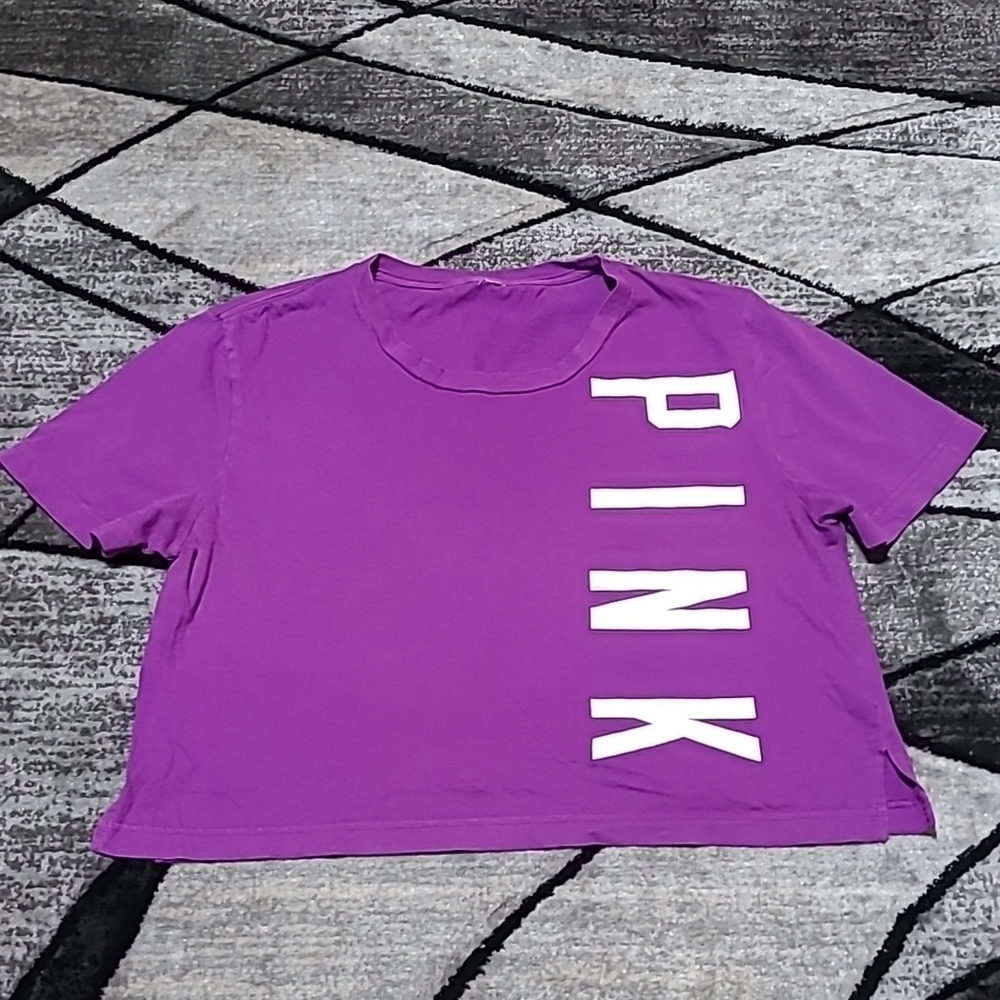 VS PINK 2016 Campus Logo Crop Tee-Shirt